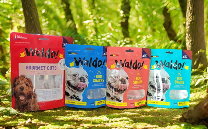Sachets d\'emballage de nourriture pour animaux de compagnie color&eacute;s dans divers designs